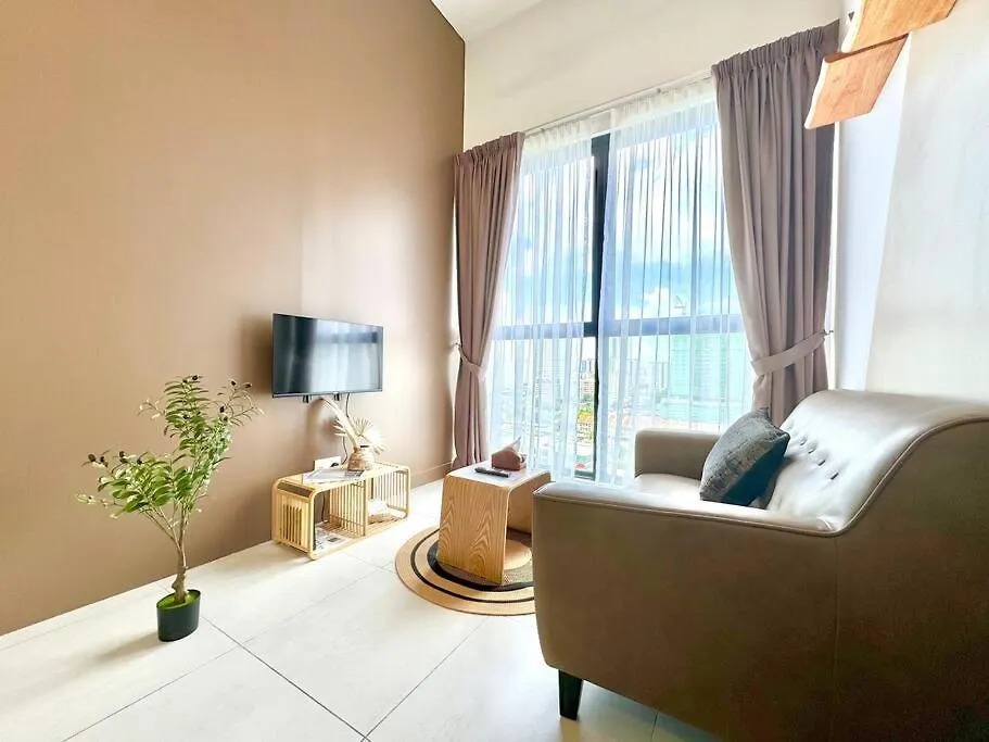 Urban Suites #Walnut 1Br 1Bath Suite #Infinity Pool #3Pax #1Queen 1Single #Quality Well Maintained #Private Host Jelutong Apartment