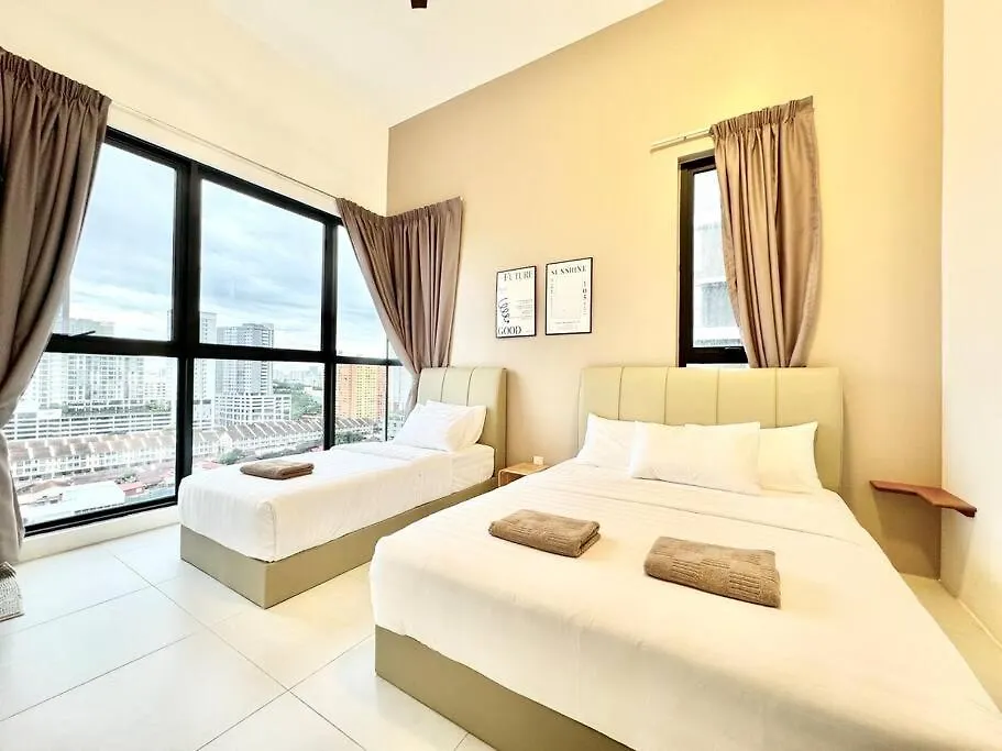 Urban Suites #Walnut 1Br 1Bath Suite #Infinity Pool #3Pax #1Queen 1Single #Quality Well Maintained #Private Host Jelutong Apartment