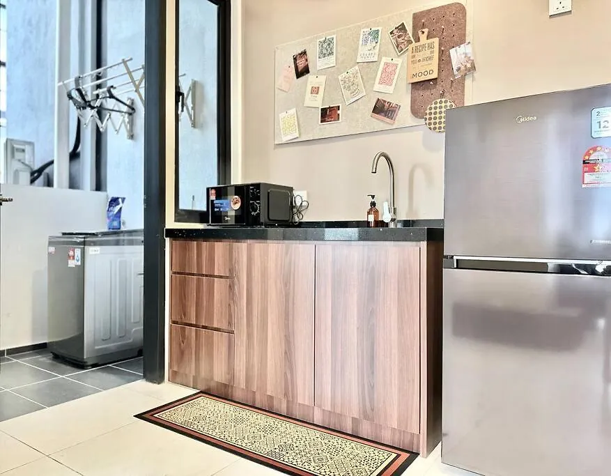 Apartment Urban Suites #Walnut 1Br 1Bath Suite #Infinity Pool #3Pax #1Queen 1Single #Quality Well Maintained #Private Host Jelutong